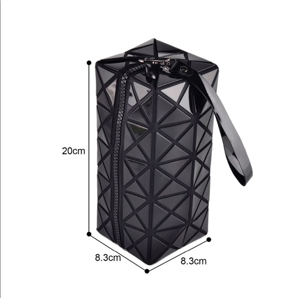 Metallic Silver Geometric Make Up Bag Case - Picture 6 of 7